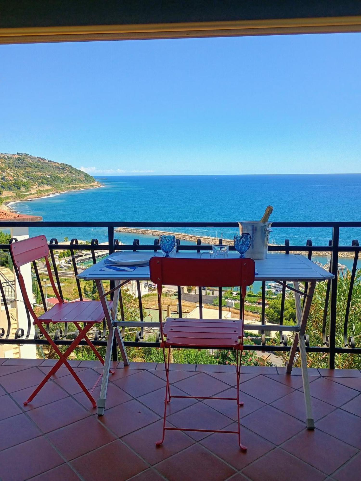 Lighthouse Apartment San Lorenzo al Mare Ngoại thất bức ảnh